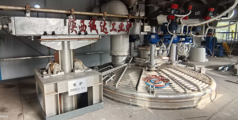 重磅突破！我司 2000KVA 粉煤灰熔融直流电弧炉成功开炉，引领固废资源化新赛道